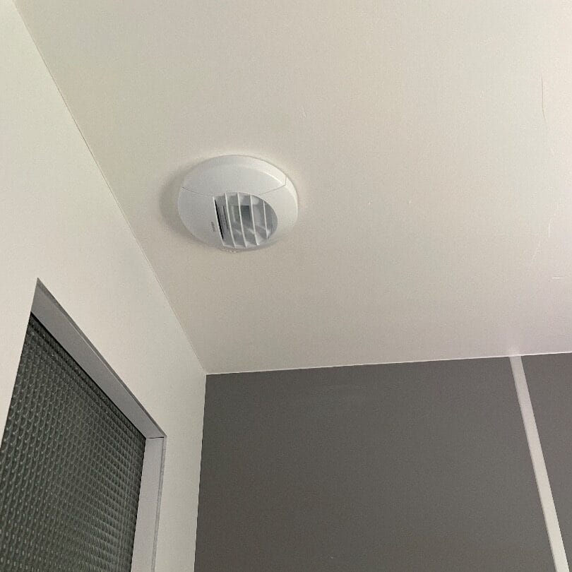 Photo d'une bouche d'aspiration intérieur VMC